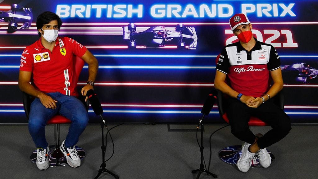 Carlos Sainz ja Antonio Giovinazzi eivät ananasta pizzaan halua laittaa.