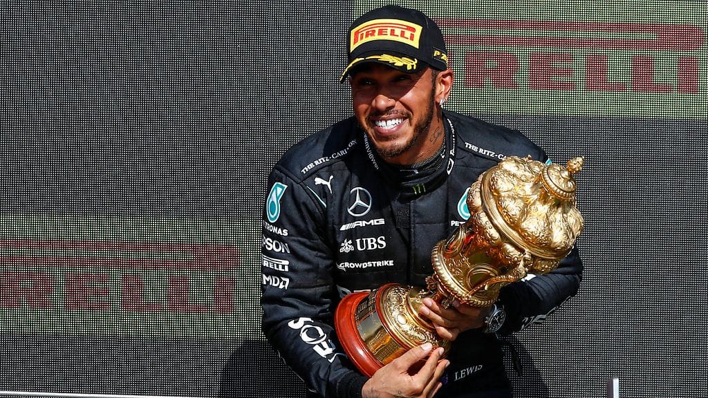 Lewis Hamilton juhli kotikisansa voittoa jo kahdeksannen kerran.