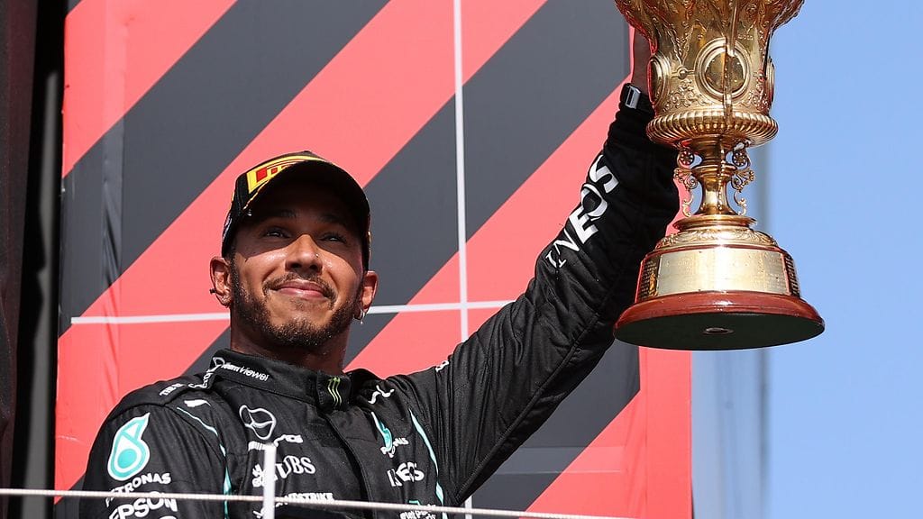 Lewis Hamilton näytti epäilijöilleen Silverstonessa.