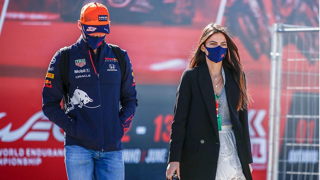 Kelly Piquet seurustelee Max Verstappenin kanssa.