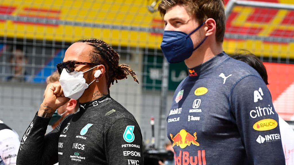 Lewis Hamilton ja Max Verstappen ottivat kommenteissaan erilaisen linjan.