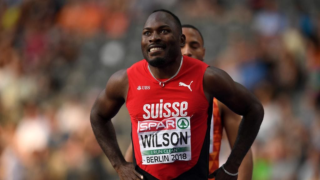 Euroopan ennätyksen 100 metrillä juossut Alex Wilson taltioitiin videolle dopingvalmentaja Ray Stewartin kanssa.