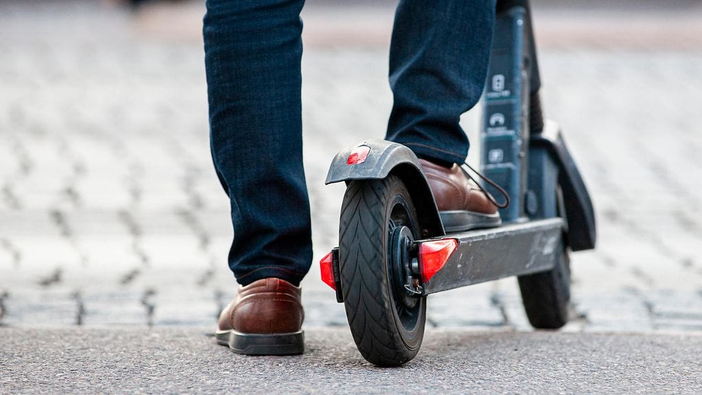 Poliisista on ollut matkassa tuuria, ettei sähköpotkulaudoilla ole tullut enempää vakavia onnettomuuksia.