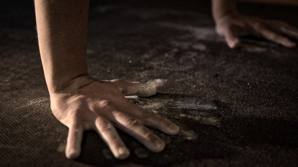 Kehonpainolla tehtävässä burpeessa on monia variaatioita.