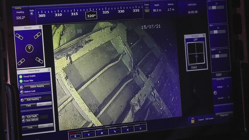 Syytteenalaiset sukellukset päätyivät vuonna 2020 esitettyyn tv-dokumenttiin, jonka mukaan Estonian hylyn kyljessä on repeämä, josta ei ole aiemmin raportoitu.