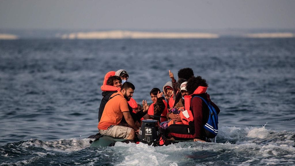 Siirtolaisia Englannin kanaalissa syyskuussa 2020.