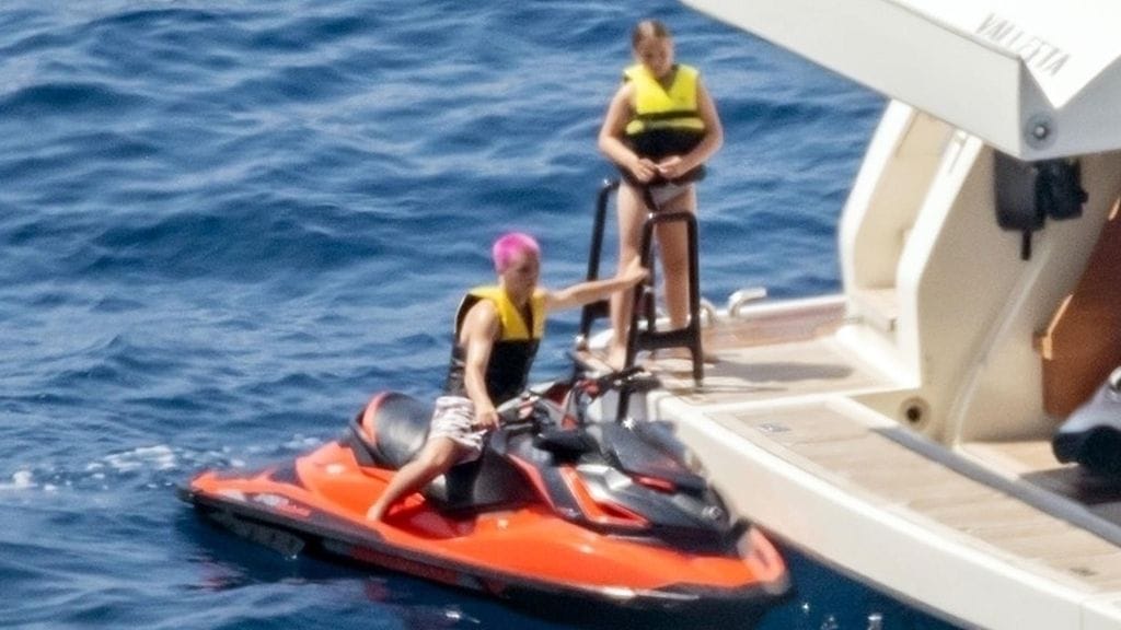 AOP Cruz ja Harper Beckham