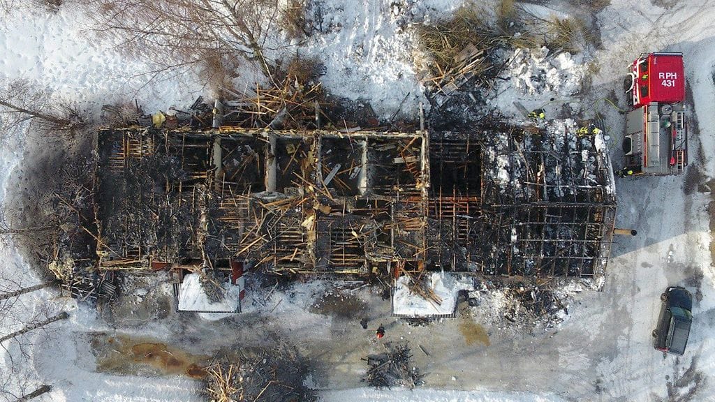 Poliisin kuva palon tuhoisista jäljistä.