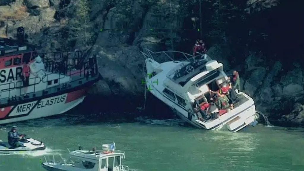 Suurehko moottorivene ajoi rantaan Naantalissa 1.08.2021