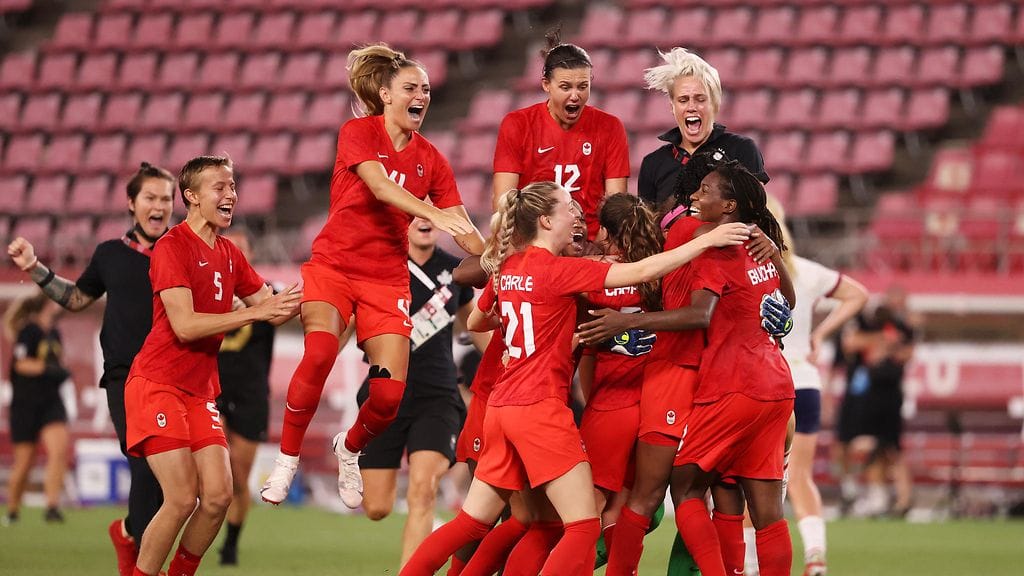 Kanada juhli historiallista voittoa Yhdysvaltoja vastaan.