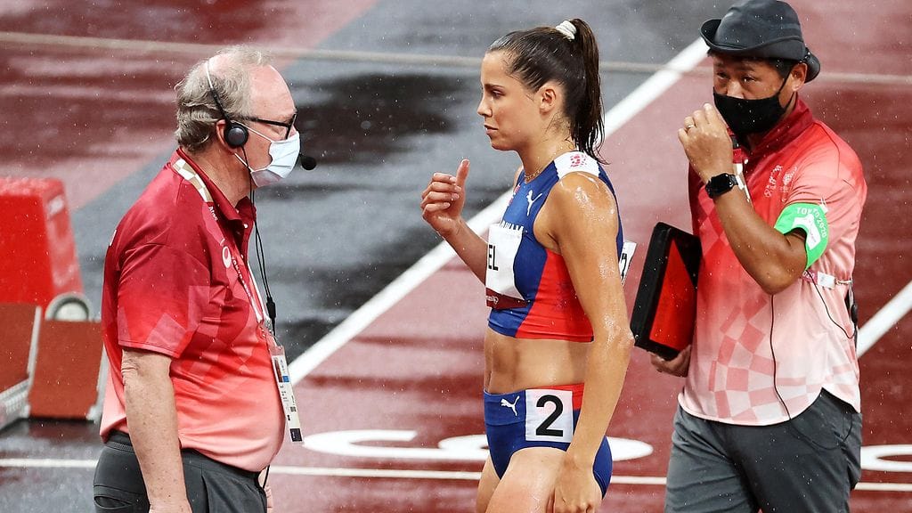 Norjan Amalie Iuel joutui selittelemään toimitsijoille varaslähtöään.