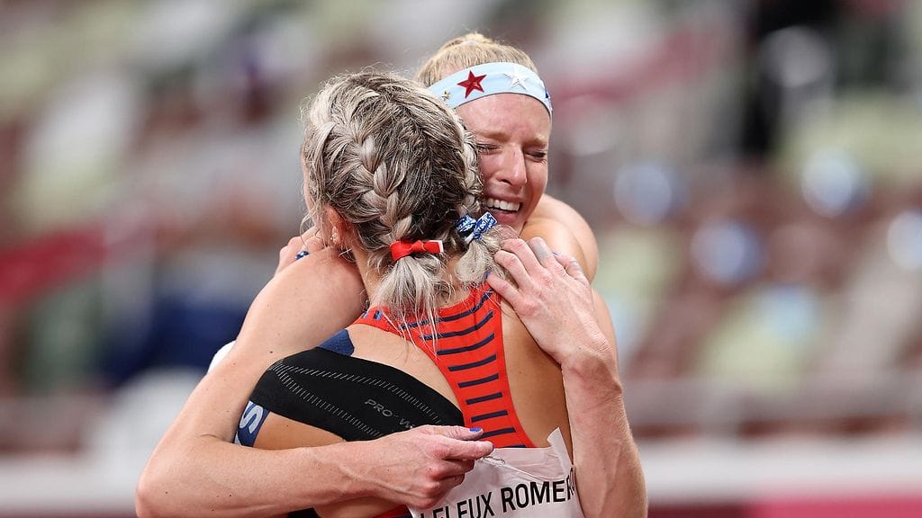 Sandi Morrisin maannainen Morgann Leleux lohdutti tätä olympiakarsinnan jälkeen.