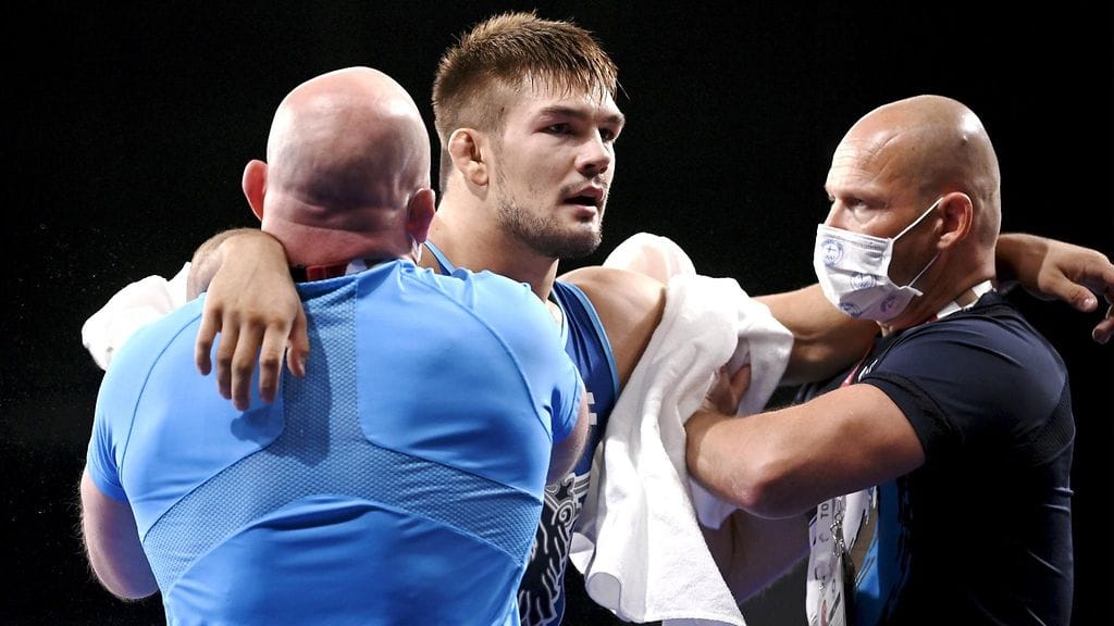 Arvi Savolainen ottelee Tokiossa pronssista.