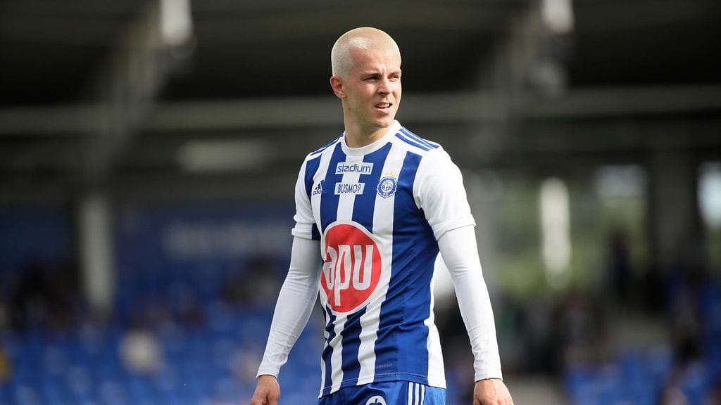 Roope Riski iski yhden osuman ja teki esityön toiseen vierasottelussa Neftciä vastaan.