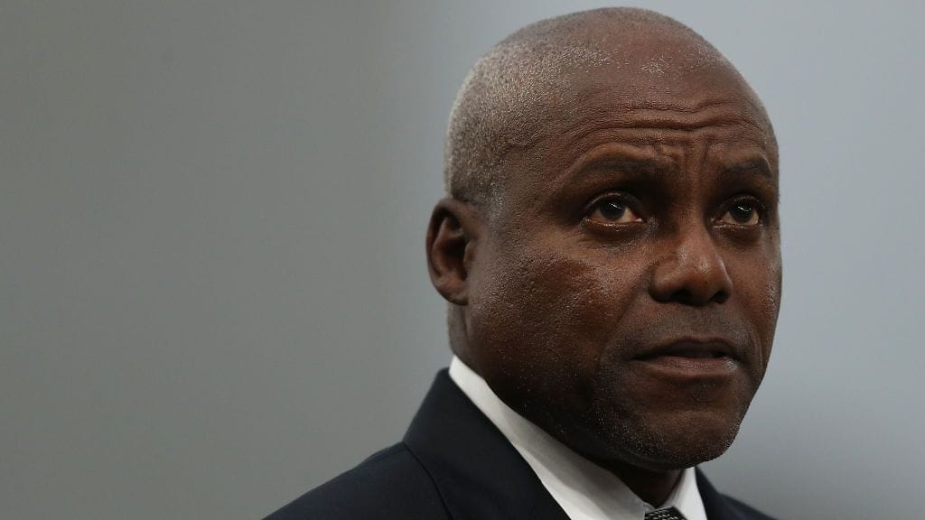 Yhdeksän olympiakullan mies Carl Lewis ei pitänyt näkemästään 4x100 metrin viestissä.