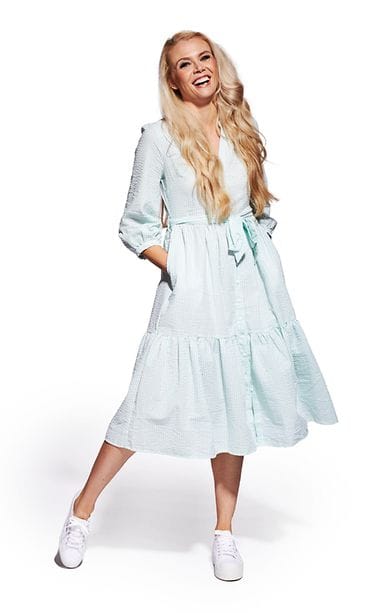 farmi_suomi_kausi_3_promo_susanna_laine_01_kuvaaja_numi_nummelin