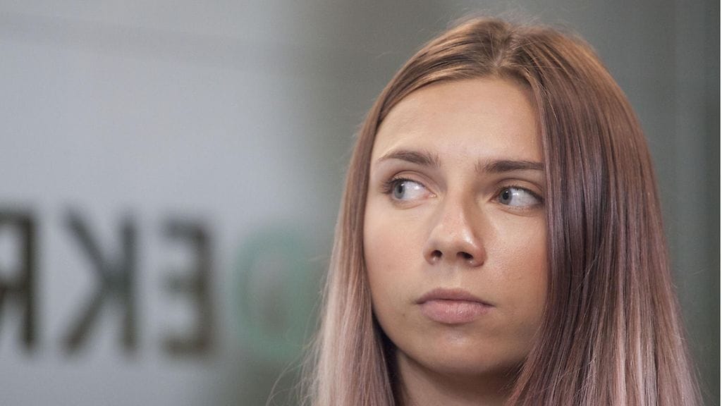 Krystsina Tsimanouskaja kauppaa vuoden 2019 Euroopan kisojen viestihopeamitaliaan.