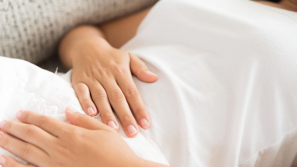 Esimerkiksi kuukautiset voivat aiheuttaa ateriointiin liittymätöntä vatsan turvotusta. Kuvituskuva.