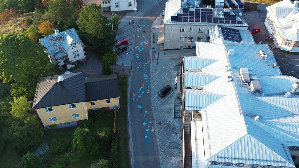 Tällaiselta "mato" näyttää, jolla on tarkoitus saada autoilijoiden vauhti kuriin.