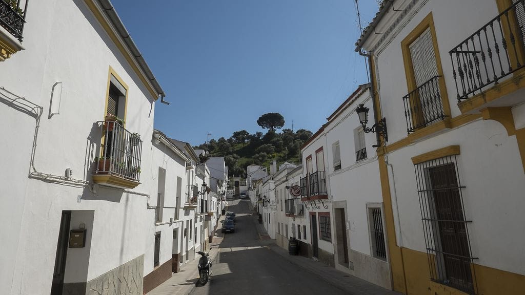 Algar on yksi kylistä, jotka muodostavat Valkoisten kylien reitin.