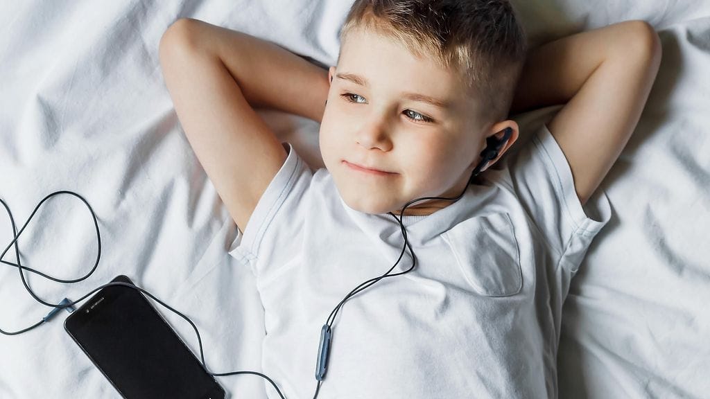 Lapset ovat erityisen herkkiä melulle. Kuvituskuva.