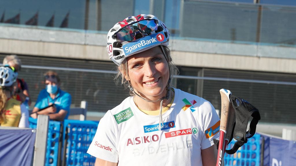 Therese Johaug iski hirmuajan Lysebotn Opp -ylämäkirullahiihtokilpailussa.