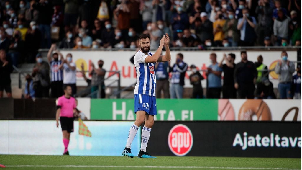 Tim Sparv debytoi HJK-paidassa Eurooppa-liigan karsinnassa Neftciä vastaan.