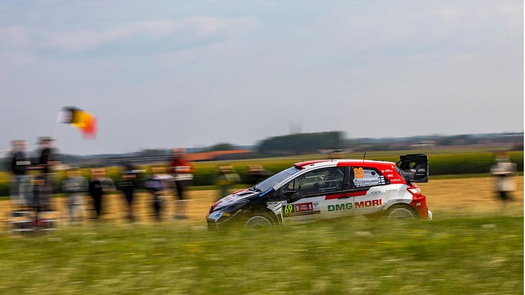 Kalle Rovanperä piti hyvää vauhtia Belgian MM-rallin viidennellä erikoiskokeella.