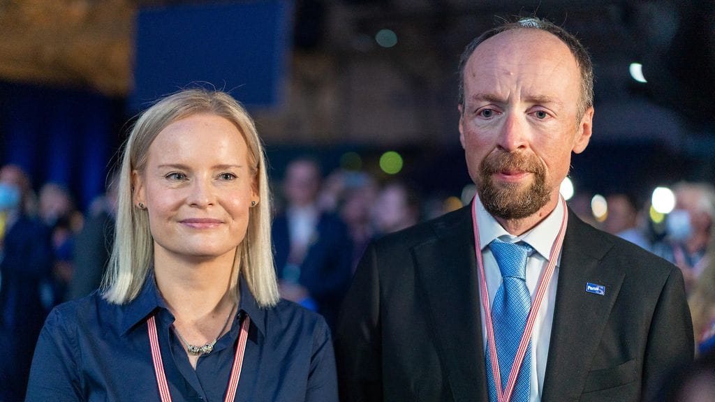 Riikka Purra valittiin perussuomalaisten uudeksi puheenjohtajaksi Jussi Halla-ahon tilalle.