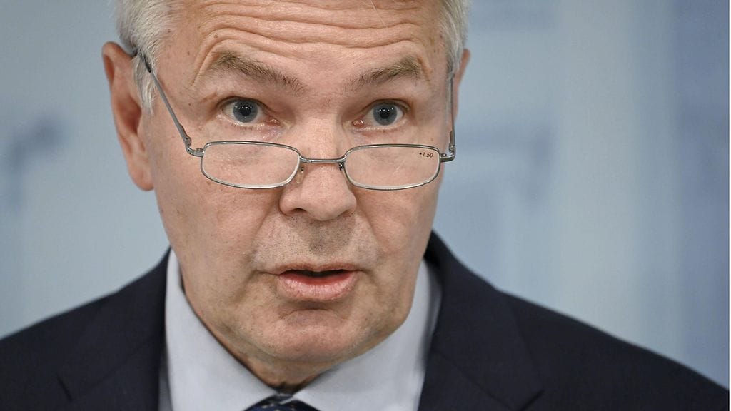 Ulkoministeri Pekka Haavisto Ylellä: "Olemme tänään ilmoittaneet, että meidän suurlähetystömme ei enää anna huomisesta eteenpäin palveluja Kabulissa".