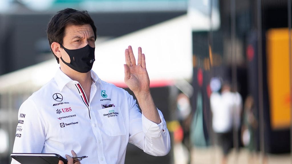 Toto Wolff johtaa Mercedeksen F1-tallia ja vastaa Mercedeksen moottoriurheilutoiminnasta.