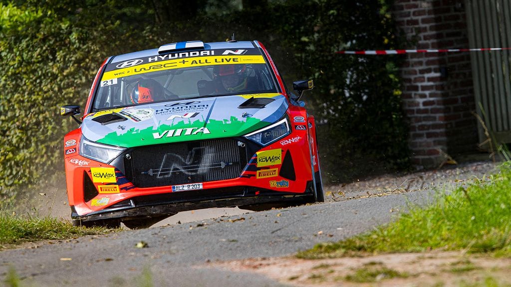 Jari Huttunen voitti WRC2-kisan Belgiassa, muttei pääsekään yllättäen seuraavaan osakilpailuun.