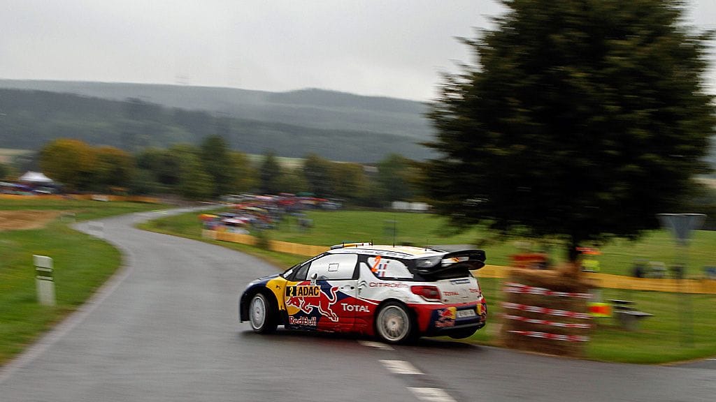 Sebastien Ogier vauhdissa Saksan MM-rallissa.