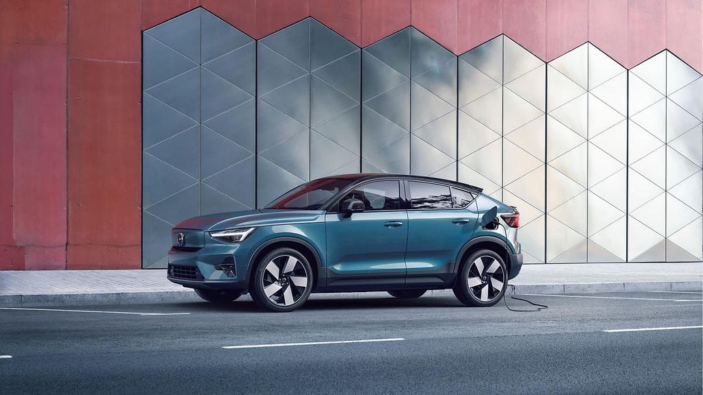 Volvon uusin täyssähköauto C40 Recharge on saapunut Suomeen ensivisiitille.