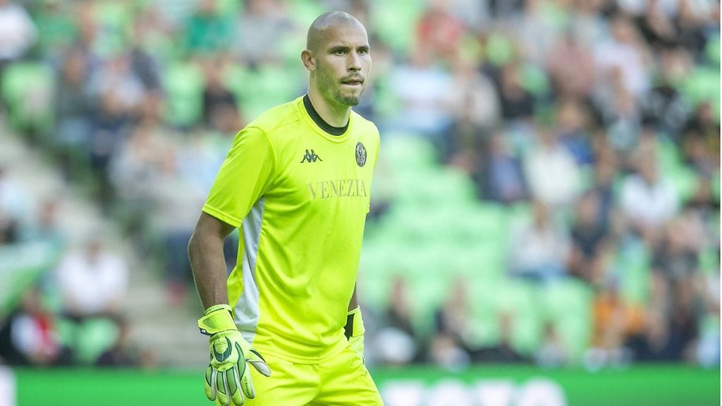 Niki Mäenpää pelasi ensimmäisen Serie A -ottelunsa.