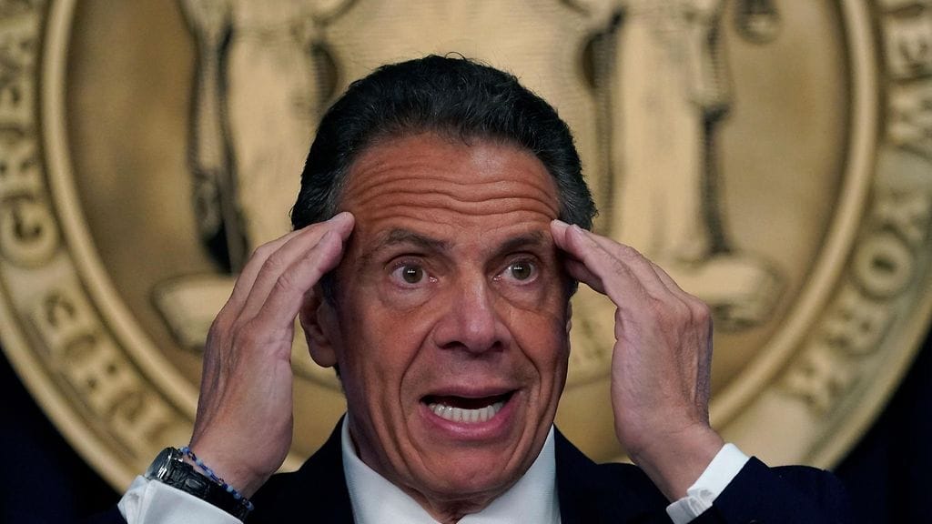 Demokraatteja edustava Andrew Cuomo kiistää häntä kohtaan esitetyt syytökset.