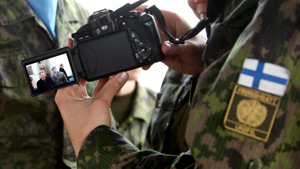 Tasavallan Presidentti Sauli Niinistö tutustui Unifil-kriisinhallintajoukkojen vartioasemiin Al-Tirin tukikohdassa Libanonissa keskiviikkona 12. maaliskuuta 2014. Kuvituskuva.