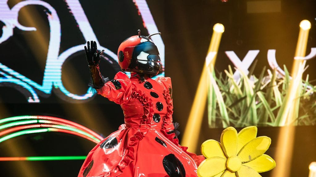 Masked_singer_suomi_S3_eps1_004_leppaC2A8kerttu_kuvaaja_saku_tiainen