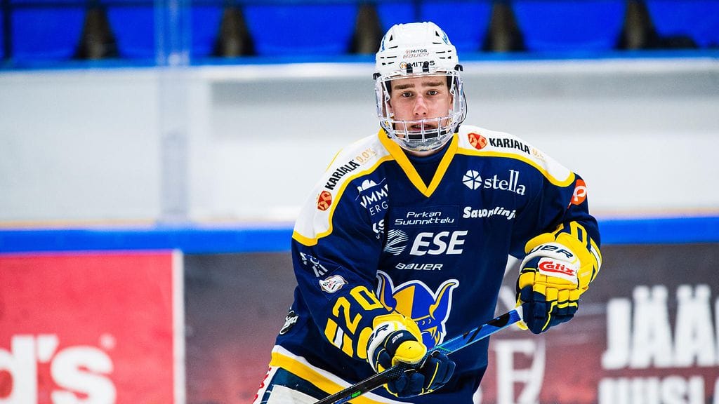 Atte Mäkinen päättää jääkiekkouransa.