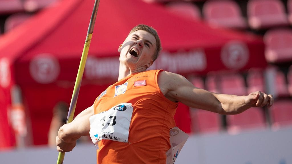 Oliver Helander heitti komean keihäskaaren.