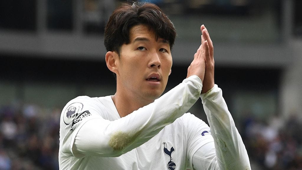 Son Heung-min iski Tottenhamille voittomaalin vapaapotkusta.