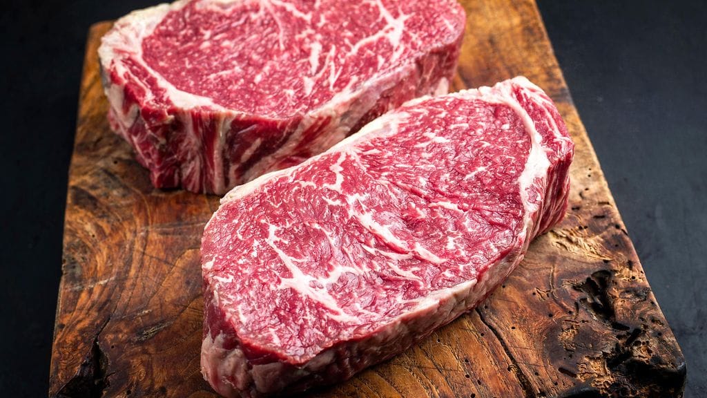 Keinolihalle ennustetaan hyvää tulevaisuutta. Kuvassa aitoja wagyu-naudanlihapihvejä.