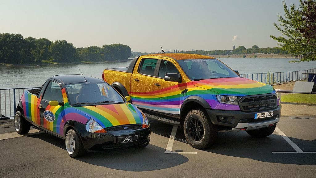 ford very gay ranger raptor ka