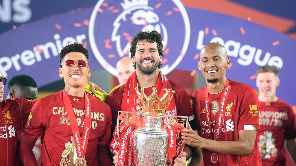 Brasilialla on vaikeuksia saada tähtipelaajiaansa maajoukkueen mukaan. Kuvassa Liverpoolin Roberto Firmino, Alisson ja Fabinho.