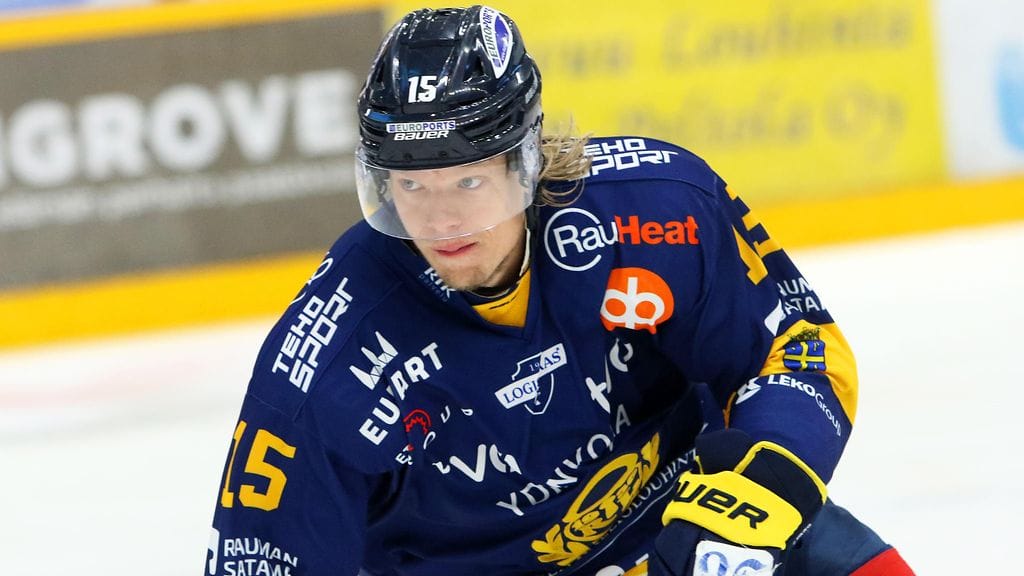Vili Sopanen hakee pelipaikkaa Heinolan Peliitoista.