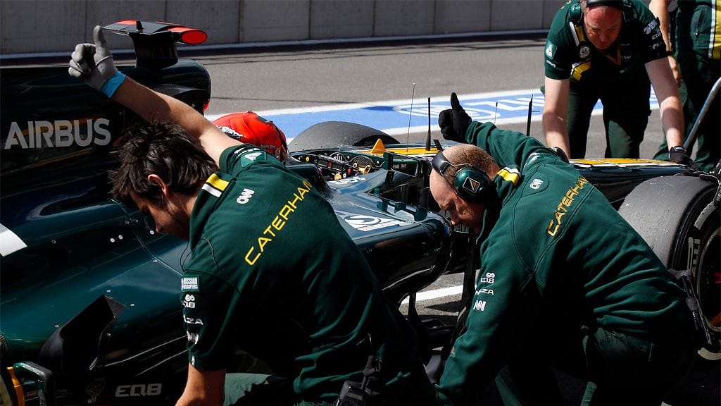 Heikki Kovalainen varikolla