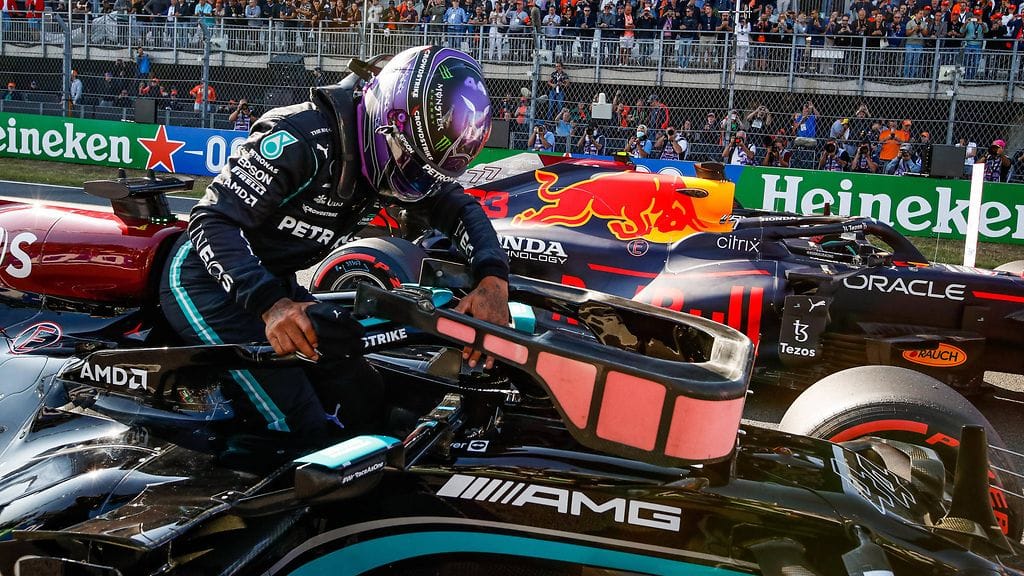 Mercedeksen ja Red Bullin välillä kuohuu jälleen. Nyt kyse on Mercedeksen käyttämästä jäähdytysilmasta.