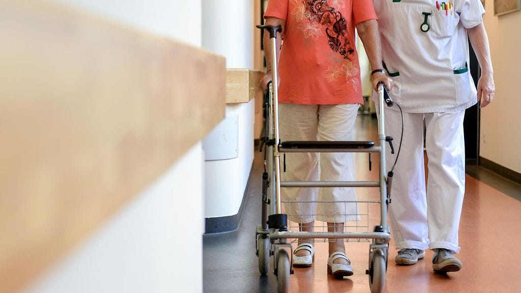 Pelastustoimen ja sosiaali- ja terveysalan rajapinnassa on SPEK:in mukaan edelleen useita paloturvallisuutta heikentäviä tekijöitä, kuten palvelujen piirissä olevien asiakkaiden tai potilaiden aiempaa heikompi kunto. Kuvituskuva.