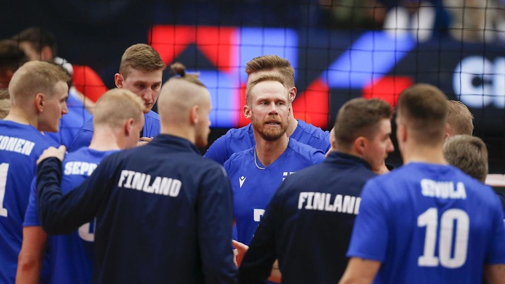 Suomi hävisi olympiahopeamitalisti Venäjälle EM-kotikisojen alkulohkon ottelussa.