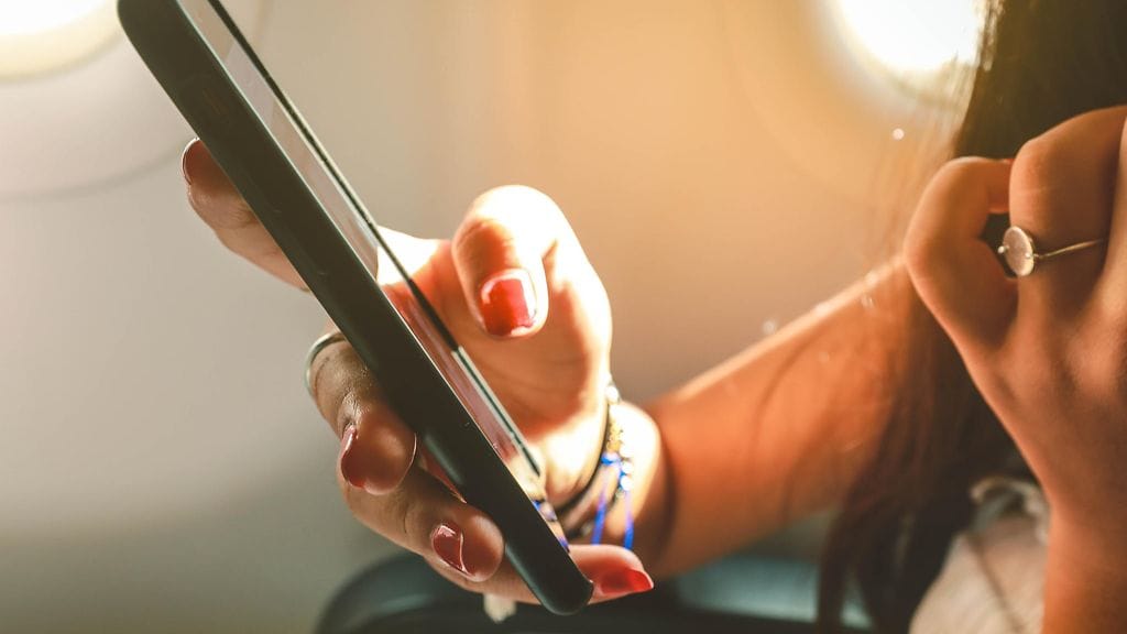 Entisaikaan pahin lomakompastus olisi monille ollut lompakon varastaminen. Nykyisin huoli on siirtynyt puhelimeen.